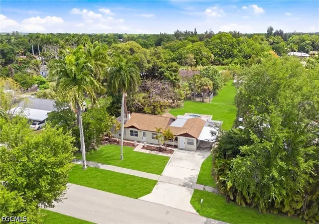 Photo 2 of Single family home for sale at 363 New York Dr, Fort Myers, FL 33905 | MLS# 2026016519 | Listing updated on 2026-09-13