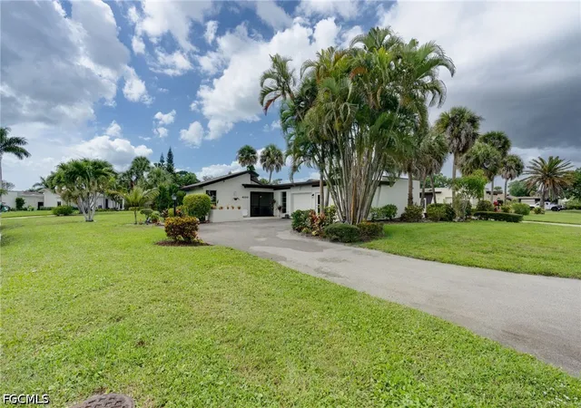 Photo 3 of Townhouse for sale at 4100 Lakewood Blvd #F30, Naples, FL 34112 | MLS# 2026016564 | Listing updated on 2026-09-13