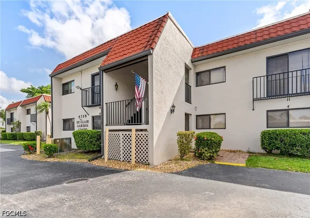 Photo 2 of Condo for sale at 4728 Orange Grv Blvd #10, North Fort Myers, FL 33903 | MLS# 2026016584 | Listing updated on 2026-09-11