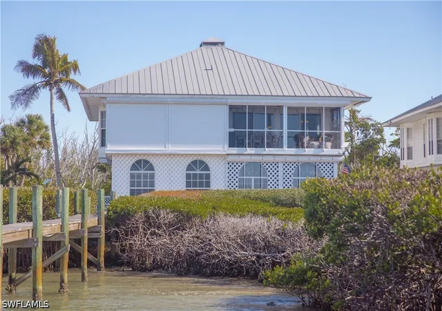 Photo 2 of Single family home for sale at 303 Useppa, Useppa Island, FL 33924 | MLS# 226013720 | Listing updated on 2026-09-18