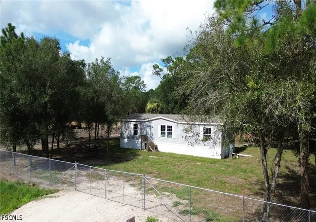 Photo 1 of Manufactured home for sale at 860 N Live Oak St, Clewiston, FL 33440 | MLS# 2026016884 | Listing updated on 2026-09-30