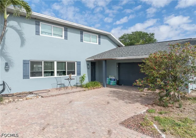 Photo 2 of Single family home for sale at 906 Ne 2nd Avenue, Cape Coral, FL 33909 | MLS# 2026016899 | Listing updated on 2026-09-16