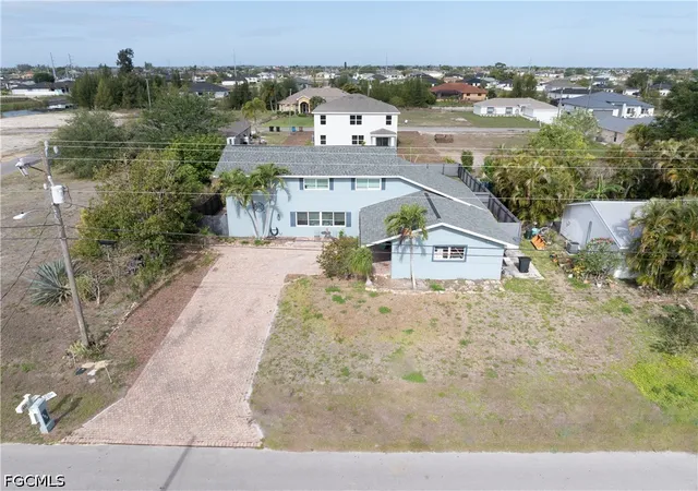 Photo 3 of Single family home for sale at 906 Ne 2nd Avenue, Cape Coral, FL 33909 | MLS# 2026016899 | Listing updated on 2026-09-16