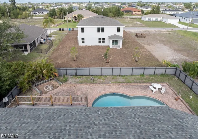 Photo 4 of Single family home for sale at 906 NE 2nd Avenue, Cape Coral, FL 33909 | MLS# 2026016899 | Listing updated on 2026-09-16