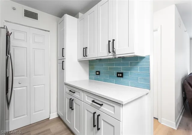 Listing Photo 5 - Condo for sale in building located at 8940 Colonnades Ct E, Bonita Springs, FL 34135 - Unit #713