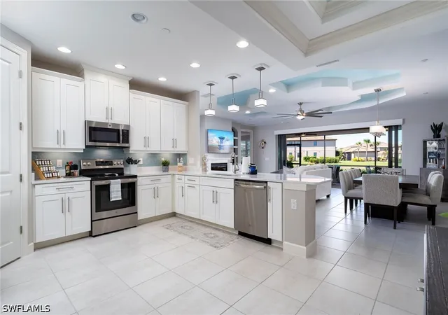 Listing Photo 4 - Condo for sale in building located at 9650 Montelanico Loop, Naples, FL 34119 - Unit #102