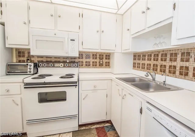 Photo 4 of Condo for sale at 320 Seaview Ct #1011, Marco Island, FL 34145 | MLS# 226014069 | Listing updated on 2026-09-11