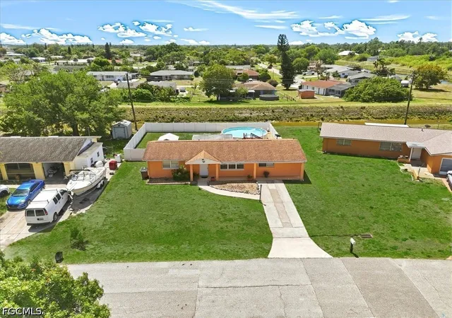Photo 1 of Single family home for sale at 1524 Markdale St E, Lehigh Acres, FL 33936 | MLS# 2026017419 | Listing updated on 2026-10-03