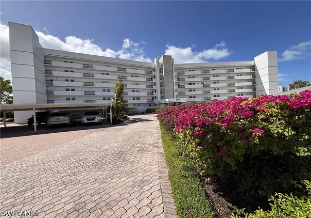 Photo 4 of Condo for sale at 300 Park Shore Dr #1B, Naples, FL 34103 | MLS# 226014855 | Listing updated on 2026-09-06