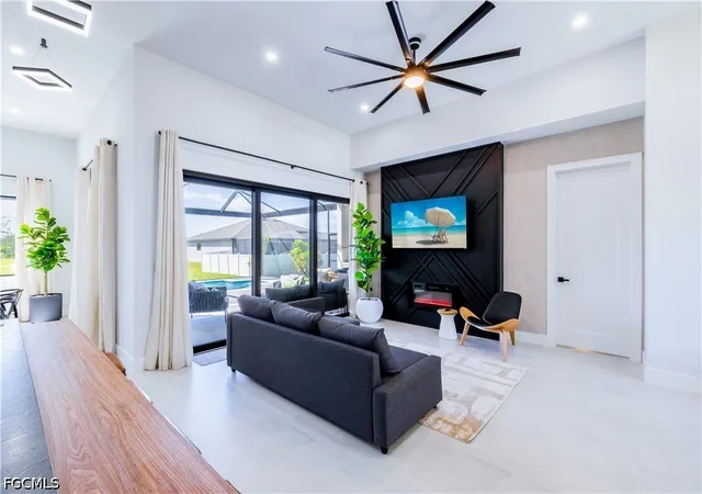 Photo 4 of Single family home for sale at 10 SW 33rd Place, Cape Coral, FL 33991 | MLS# 2026017444 | Listing updated on 2026-09-09