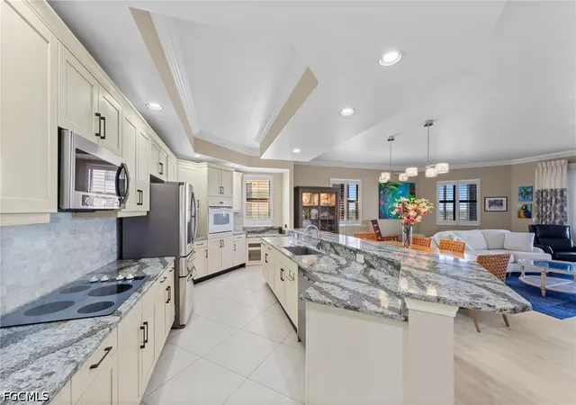 Listing Photo 5 - Condo for sale in building located at 14300 Riva Del Lago Dr, Fort Myers, FL 33907 - Unit #1001