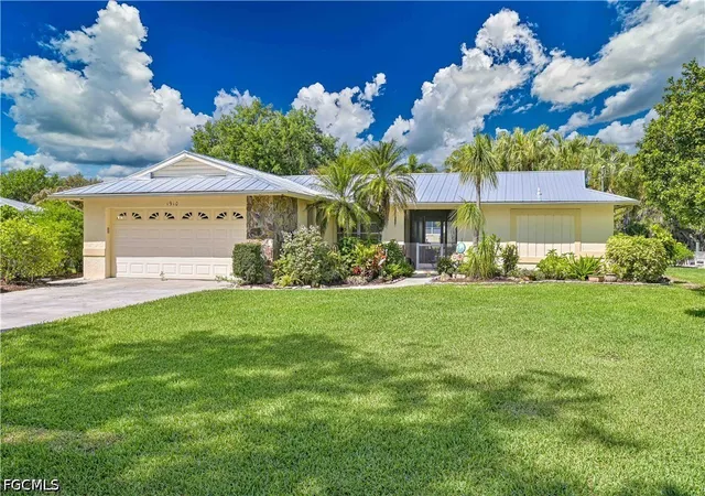 Photo 1 of Single family home for sale at 1910 Oak Dr, Alva, FL 33920 | MLS# 2026017789 | Listing updated on 2026-09-04