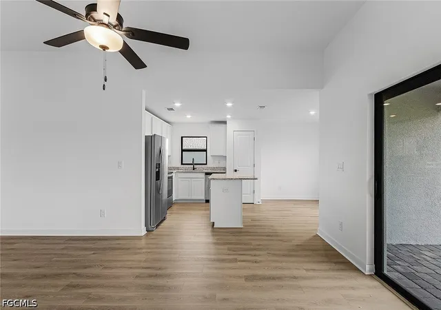 Photo 4 of Single family home for sale at 811 Rue Labeau Cir, Fort Myers, FL 33913 | MLS# 2026017878 | Listing updated on 2026-09-03