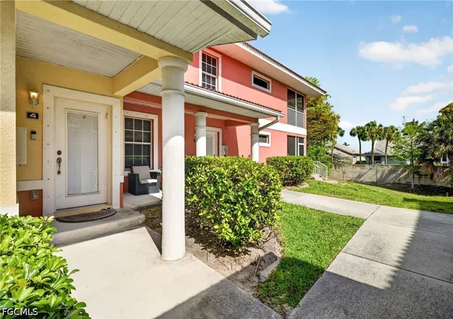 Photo 3 of Sale Pending at 5450 Park Rd #4, Fort Myers, FL 33908 | MLS# 2026017946 | Listing updated on 2026-10-05