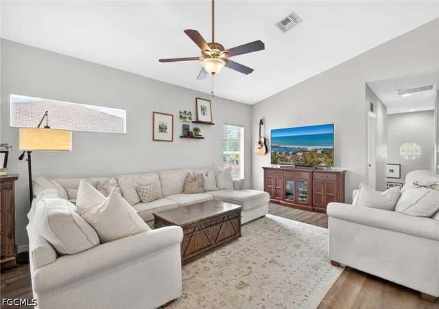 Photo 4 of Sale Pending at 5450 Park Rd #4, Fort Myers, FL 33908 | MLS# 2026017946 | Listing updated on 2026-10-05