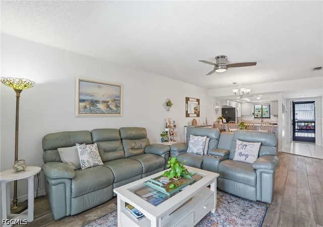 Listing Photo 5 - Condo for sale in building located at 1205 Se 46Th Ln, Cape Coral, FL 33904 - Unit #201