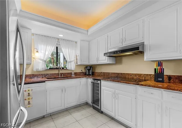 Listing Photo 5 - Condo for sale in building located at 4821 S Landings Dr, Fort Myers, FL 33919 - Unit #205