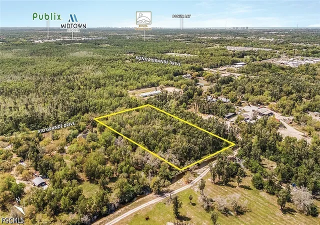 Photo 2 of Sale Pending at 13090 Rio Grande Dr, Bonita Springs, FL 34135 | MLS# 2026018211 | Listing updated on 2026-09-10