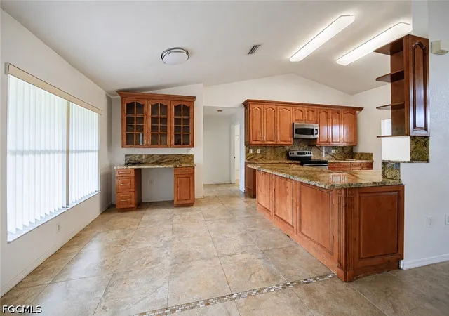 Photo 4 of Sale Pending at 20 Hampton Ave, Lehigh Acres, FL 33936 | MLS# 2026018310 | Listing updated on 2026-09-01