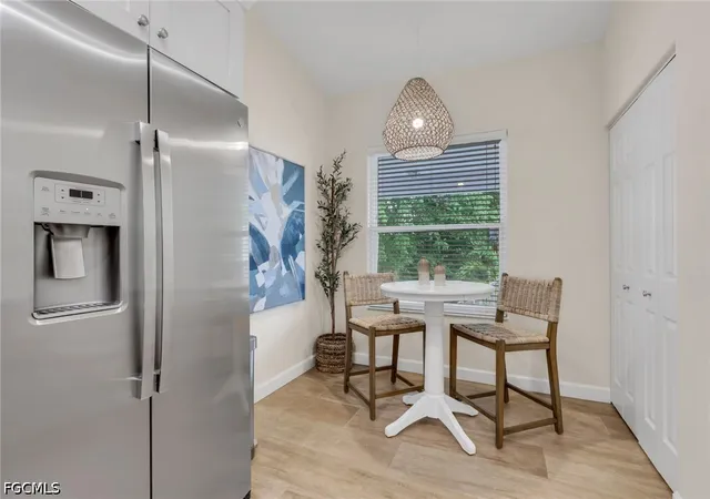 Listing Photo 4 - Condo for sale in building located at 1215 Sarah Jean Cir, Naples, FL 34110 - Unit #J205