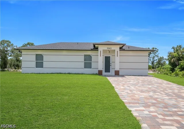 Photo 2 of Single family home for sale at 1042 Darlington St, Lehigh Acres, FL 33974 | MLS# 2026018332 | Listing updated on 2026-09-15