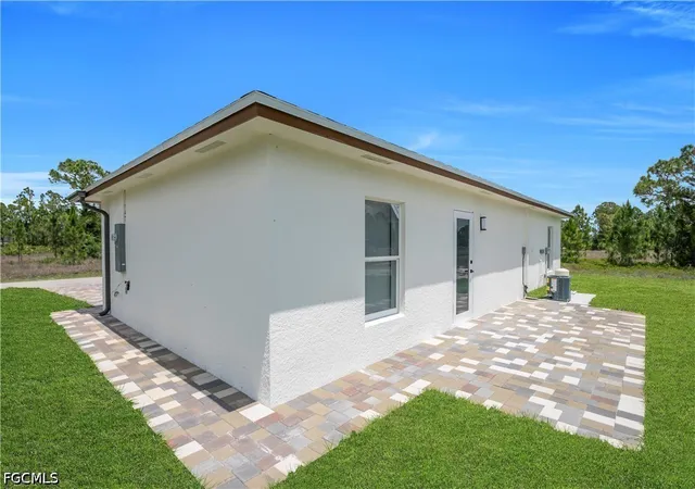 Photo 3 of Single family home for sale at 1042 Darlington St, Lehigh Acres, FL 33974 | MLS# 2026018332 | Listing updated on 2026-09-15