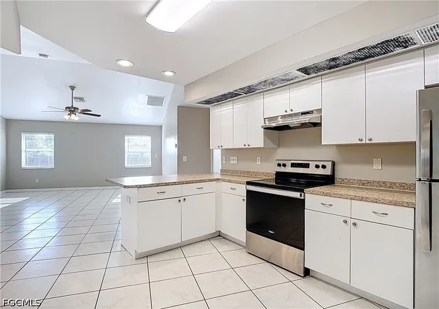 Photo 3 of Sale Pending at 3110 5th Street Sw, Lehigh Acres, FL 33976 | MLS# 2026018356 | Listing updated on 2026-09-15