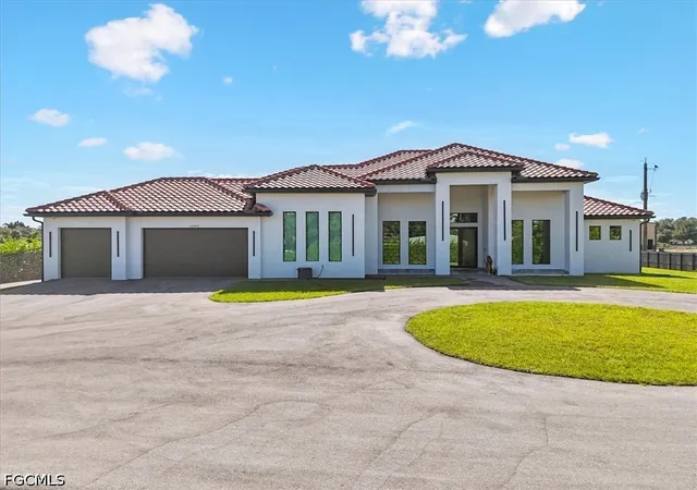 Photo 3 of Single family home for sale at 14582 Old Olga Rd, Fort Myers, FL 33905 | MLS# 2025020518 | Listing updated on 2026-09-11