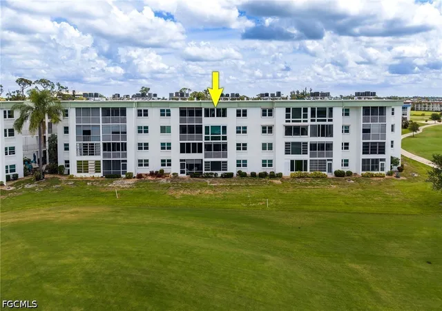 Listing Photo 2 - Condo for sale in building located at 1580 Pine Vly Dr, Fort Myers, FL 33907 - Unit #415