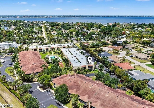 Photo 3 of Condo for sale at 12501 Mcgregor Blvd #10, Fort Myers, FL 33919 | MLS# 2026018610 | Listing updated on 2026-09-15