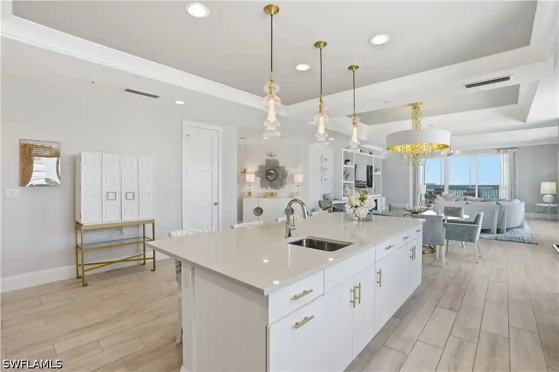 Listing Photo 2 - Condo for sale in 4971 Bonita Bay Blvd located at 4971 Bonita Bay Blvd, Bonita Springs, FL 34134 - Unit #606