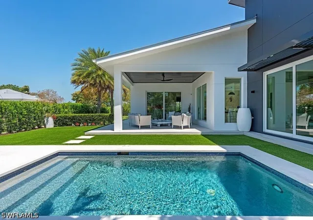 Photo 1 of Single family home for sale at 1218 14th Avenue N, Naples, FL 34102 | MLS# 226016846 | Listing updated on 2026-09-13
