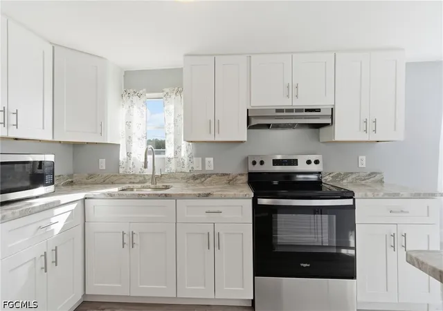 Photo 3 of Sale Pending at 5558 Palm Beach Blvd #82, Fort Myers, FL 33905 | MLS# 2026019099 | Listing updated on 2026-09-09