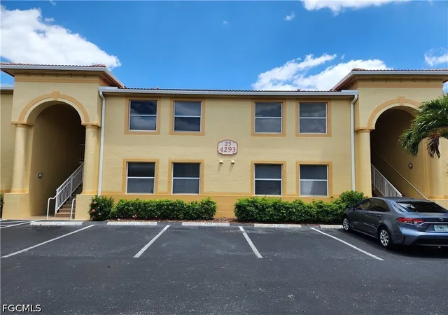 Photo 3 of Sale Pending at 4293 Bellasol Cir #2513, Fort Myers, FL 33916 | MLS# 2026019222 | Listing updated on 2026-09-18