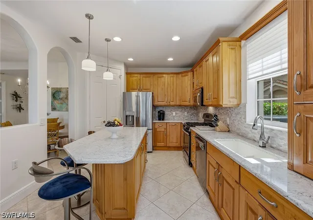 Listing Photo 4 - Condo for sale in building located at 9154 Cherry Oaks Ln, Naples, FL 34114 - Unit #101