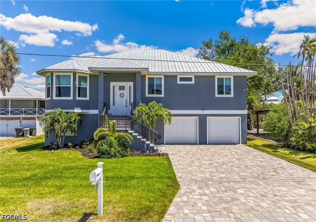 Photo 1 of Sale Pending at 5809 Lauder St, Fort Myers Beach, FL 33931 | MLS# 2026019331 | Listing updated on 2026-09-08