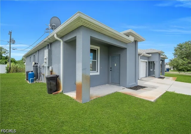 Photo 3 of House for sale at 17366-17368 Ithaca Dr, Fort Myers, FL 33967 | MLS# 2026019481 | Listing updated on 2026-10-04