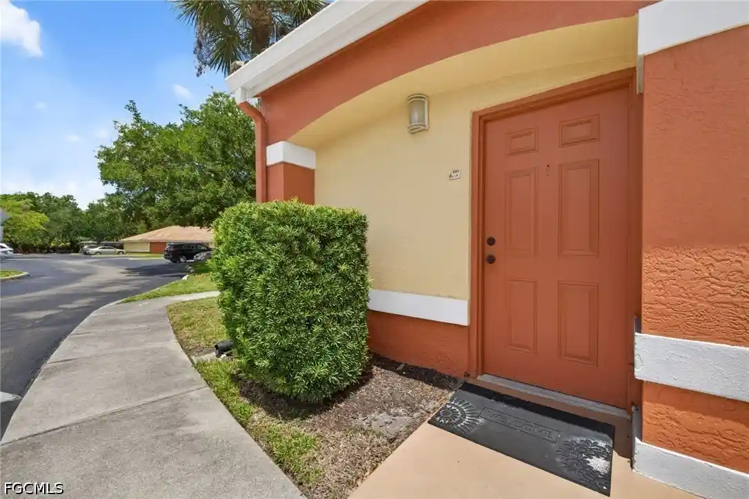 Listing Photo 1 - Condo for sale in 6361 Aragon Wy located at 6361 Aragon Wy, Fort Myers, FL 33966 - Unit #202