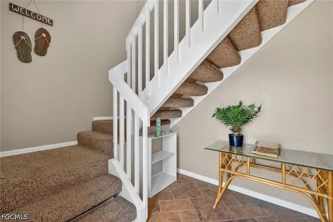 Listing Photo 2 - Condo for sale in 6361 Aragon Wy located at 6361 Aragon Wy, Fort Myers, FL 33966 - Unit #202