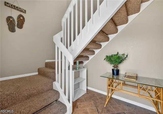 Listing Photo 2 - Condo for sale in building located at 6361 Aragon Wy, Fort Myers, FL 33966 - Unit #202