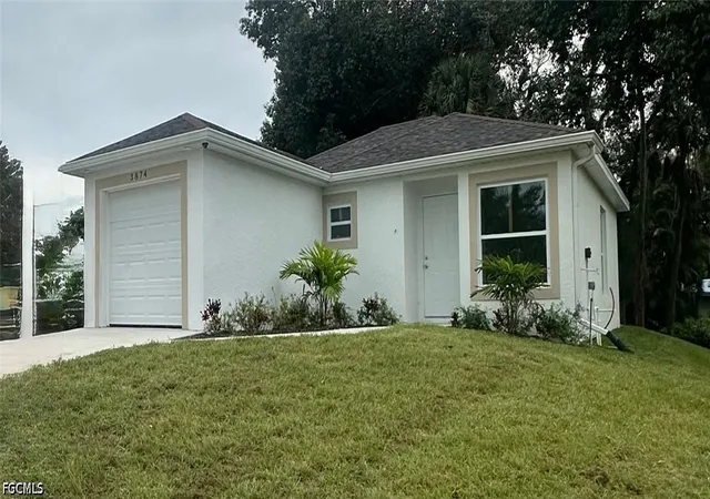 Photo 3 of Single family home for sale at 3874 Pearl St, Fort Myers, FL 33916 | MLS# 2026019878 | Listing updated on 2026-10-07