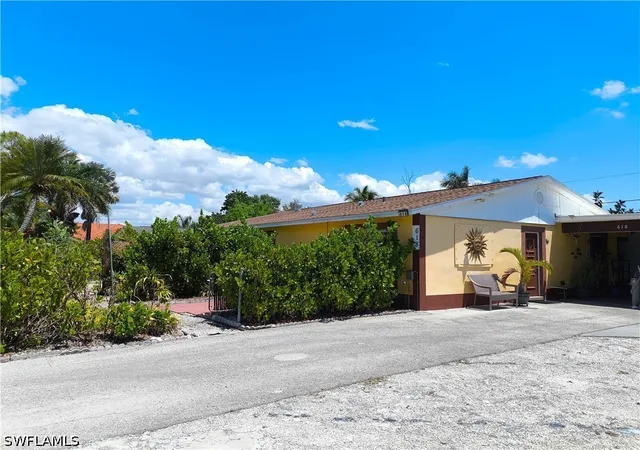 Photo 1 of Sale Pending at 618 107th Avenue N, Naples, FL 34108 | MLS# 226017130 | Listing updated on 2026-09-08