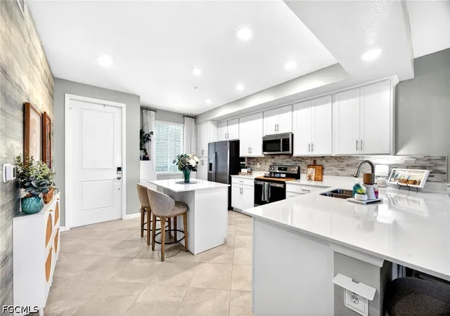 Listing Photo 5 - Condo for sale in building located at 14141 Heritage Lndg Blvd, Punta Gorda, FL 33955 - Unit #934