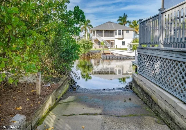 Photo 3 of Single family home for sale at 1283 Grand Cnl Dr, Naples, FL 34110 | MLS# 226017988 | Listing updated on 2026-09-13