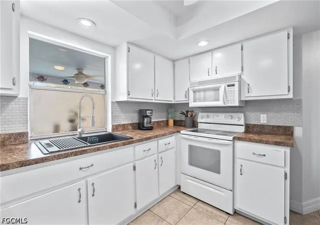 Photo 3 of Single family home for sale at 1015 SE 25th Lane, Cape Coral, FL 33904 | MLS# 2026020385 | Listing updated on 2026-09-14