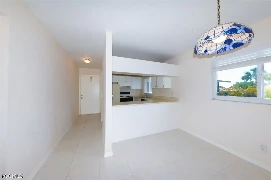 Listing Photo 9 - Condo for sale in building located at 8141 Country Rd, Fort Myers, FL 33919 - Unit #203