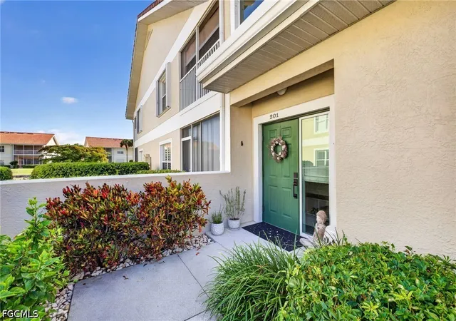 Photo 2 of Sale Pending at 5135 Cobble Crk Ct #201, Naples, FL 34110 | MLS# 2026020495 | Listing updated on 2026-09-16