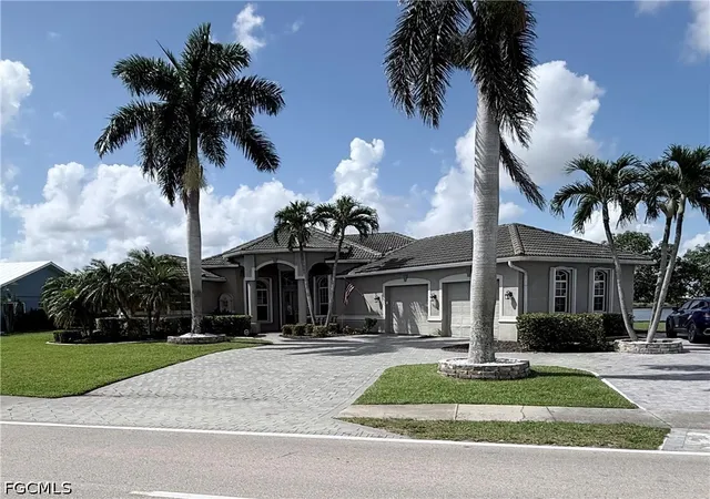Photo 2 of Single family home for sale at 1028 Hancock Brg Pkwy, Cape Coral, FL 33990 | MLS# 2026020500 | Listing updated on 2026-09-14