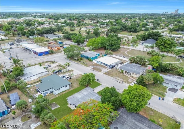 Photo 2 of Single family home for sale at 1527 Gardenia Ave, Fort Myers, FL 33916 | MLS# 2026020686 | Listing updated on 2026-10-22