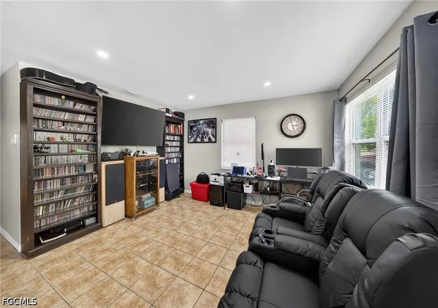 Photo 2 of Sale Pending at 2992 Lafayette St, Fort Myers, FL 33916 | MLS# 2026020782 | Listing updated on 2026-09-08